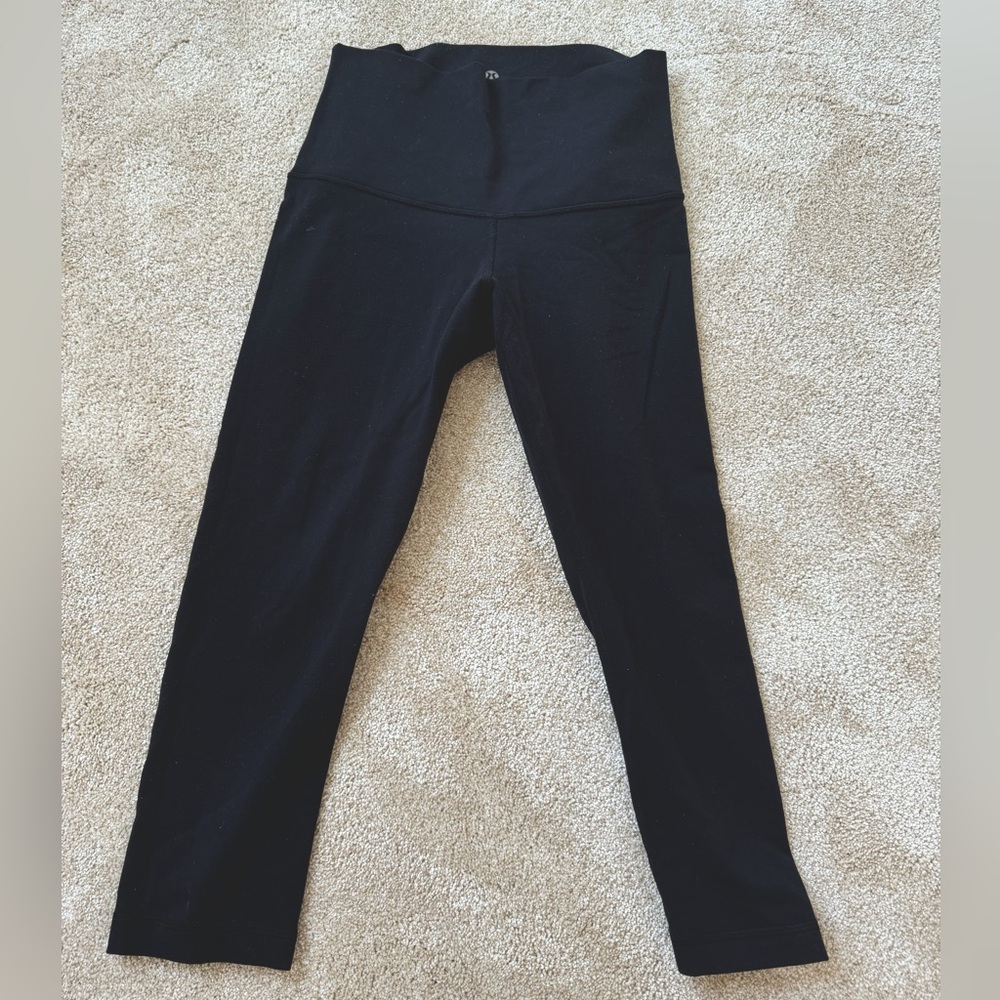 Lululemon High Waisted Rise Wunder Under 20-21” Black Cropped Leggings